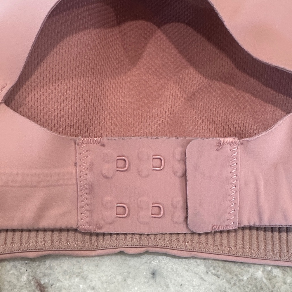Lululemon Athletica Blush Sports Bra - Picture 5 of 5